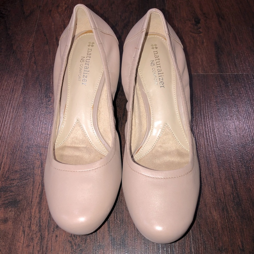 Naturalizer Size 6.5w Cream Kitten Heels